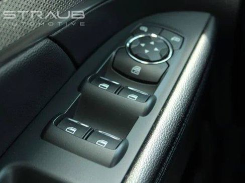 Used 2018 Ford Explorer XLT w/ Equipment Group 201A AWD/4WD image 24