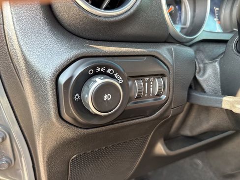 Used 2018 Jeep Wrangler Unlimited Sahara w/ Quick Order Package 24M Moab image 49