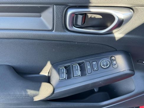 Certified 2025 Honda Civic Sport image 17