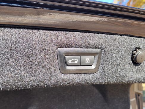 Used 2021 BMW M550i xDrive w/ Premium Package image 44