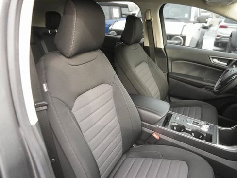 Used 2023 Ford Edge SE w/ Black Appearance Package image 19