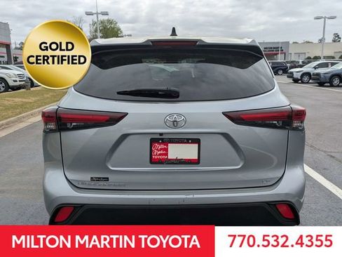 Certified 2024 Toyota Highlander LE FWD image 5