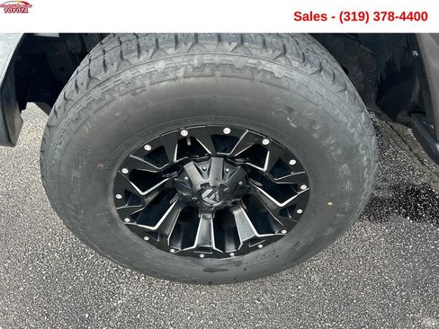 Used 2018 Jeep Wrangler Unlimited Sahara AWD/4WD image 20