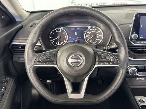 Used 2024 Nissan Altima 2.5 SV FWD image 15