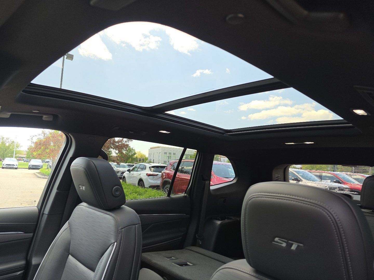 New 2026 Buick Enclave Sport Touring w/ Power Package AWD/4WD image 5