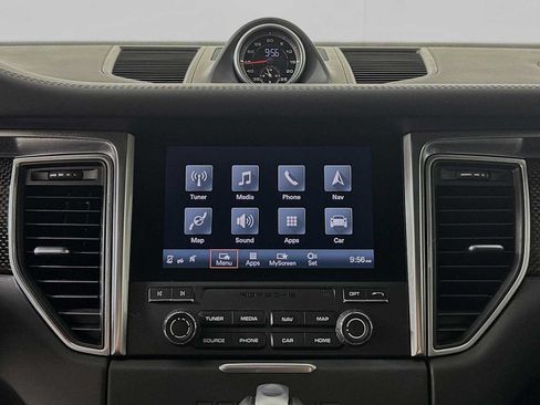 Certified 2018 Porsche Macan Turbo AWD/4WD image 18