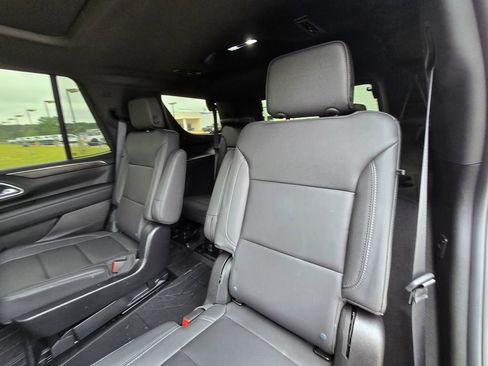 Used 2024 Chevrolet Tahoe Z71 w/ Luxury Package AWD/4WD image 15