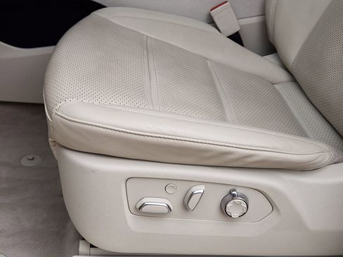 Used 2022 Cadillac Escalade ESV Sport Platinum w/ LPO, ONYX Package AWD/4WD image 34