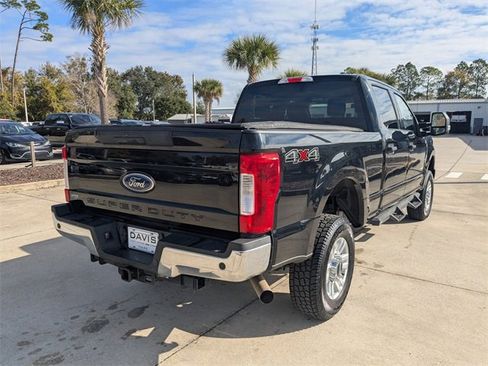 Used 2018 Ford F250 XLT w/ XLT Value Package image 3