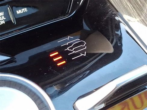 Used 2022 Jeep Wagoneer Series III w/ Premium Group I image 30