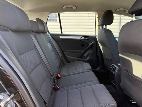 Used 2013 Volkswagen Golf 4-Door image 11