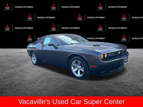 Used 2021 Dodge Challenger SXT RWD image 2