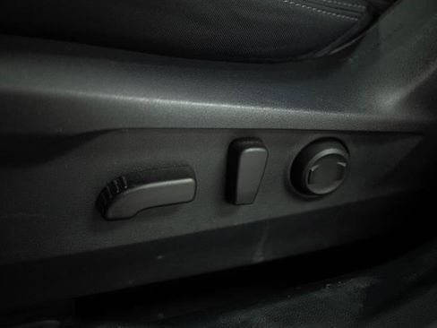 Used 2020 Subaru Outback Premium image 11