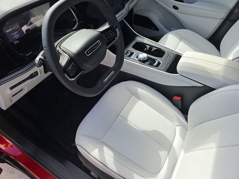 Used 2025 Jeep Wagoneer S Limited AWD/4WD image 16