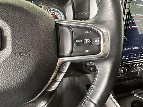Used 2023 RAM 1500 Laramie AWD/4WD image 16