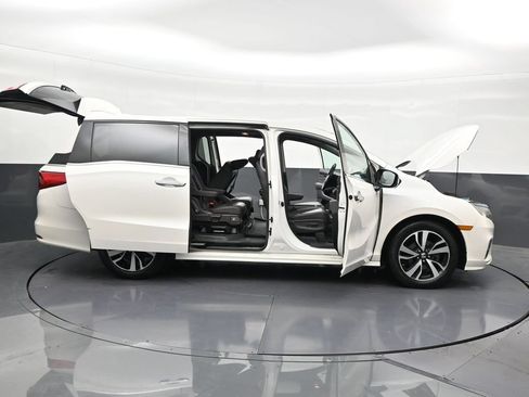Used 2018 Honda Odyssey Elite image 32