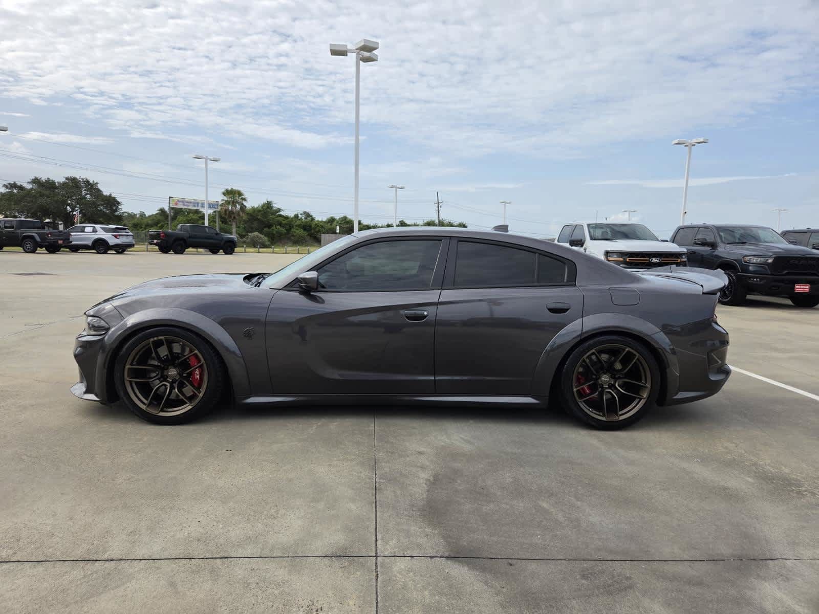 Used 2021 Dodge Charger SRT Hellcat w/ Carbon/Suede Interior Package RWD image 2