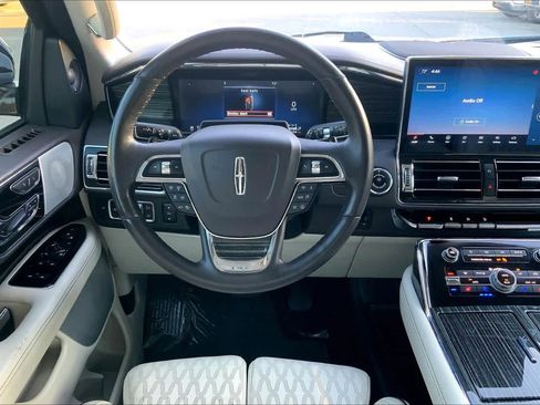 Used 2022 Lincoln Navigator Black Label image 5