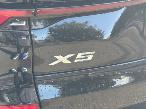 Certified 2024 BMW X5 xDrive40i w/ M Sport Package image 39