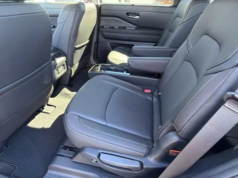 New 2026 Nissan Pathfinder SL w/ SL Premium Package AWD/4WD image 16