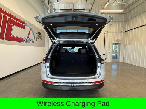 Used 2025 Jeep Grand Cherokee Limited w/ Luxury Tech Group II AWD/4WD image 13