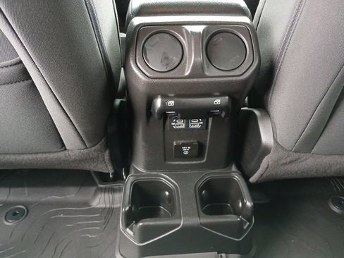 Used 2023 Jeep Gladiator Sport AWD/4WD image 21