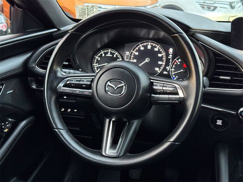 Used 2022 MAZDA MAZDA3 s image 22