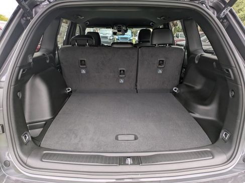 New 2025 Jeep Grand Cherokee Altitude image 11