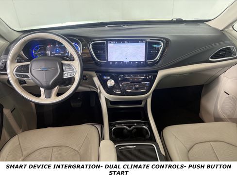 Used 2021 Chrysler Pacifica Limited w/ Premium & Safety Sphere Group image 4