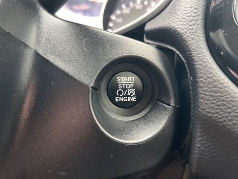 Used 2021 Jeep Compass Limited image 57