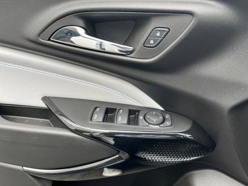 Used 2025 Chevrolet Trax LT image 20