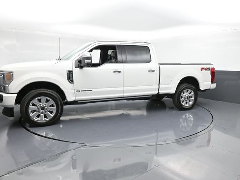 Used 2022 Ford F250 Platinum w/ FX4 Off-Road Package image 5