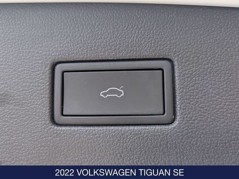 Used 2022 Volkswagen Tiguan SE w/ Panoramic Sunroof Package AWD/4WD image 31