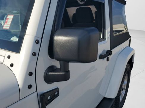 Used 2015 Jeep Wrangler Sahara w/ Dual Top Group AWD/4WD image 26
