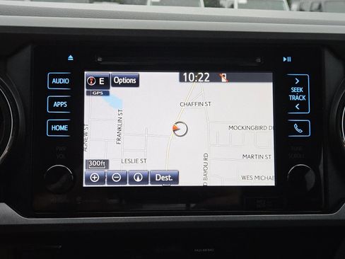Used 2018 Toyota Tacoma TRD Sport w/ Technology Package RWD image 13