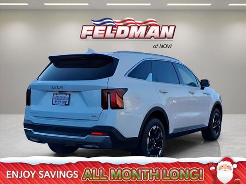 Used 2025 Kia Sorento S image 6
