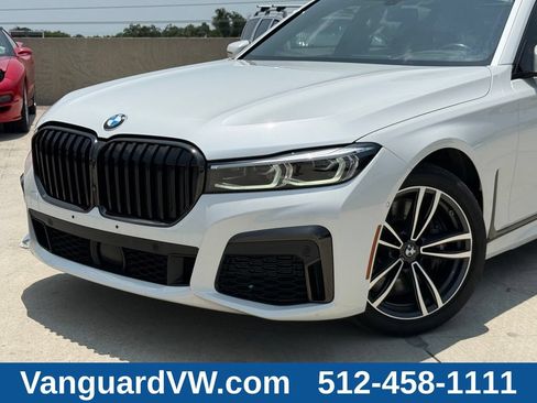 Used 2022 BMW 750i xDrive w/ Executive Package AWD/4WD image 2
