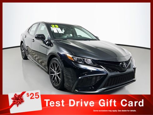 Used 2023 Toyota Camry SE w/ Convenience Package FWD image 1