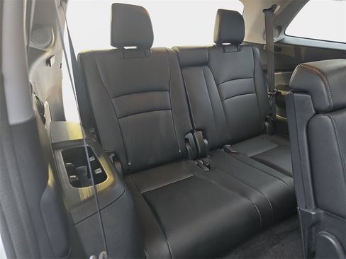 Used 2020 Honda Pilot Touring image 17