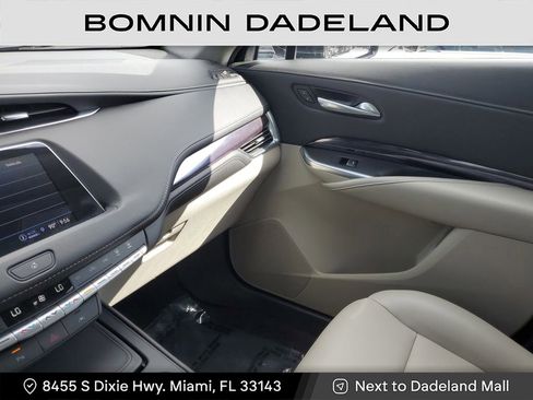 Used 2022 Cadillac XT4 Luxury w/ Driver Awareness Package image 22