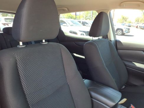 Used 2022 Nissan Rogue Sport S FWD image 12