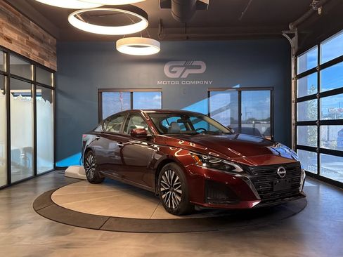 Used 2024 Nissan Altima 2.5 SV w/ SV Premium Package FWD image 54