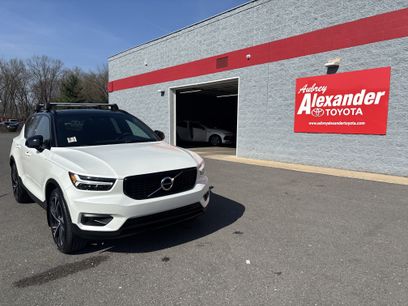 Used 2021 Volvo XC40 T5 R-Design w/ Climate Package