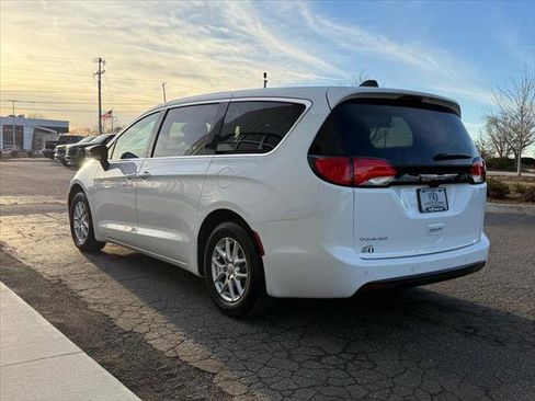 Certified 2025 Chrysler Voyager LX image 5