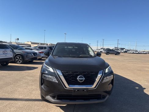 Certified 2023 Nissan Rogue SV image 4