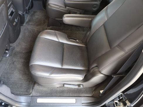 Used 2012 Chevrolet Suburban LTZ RWD image 46
