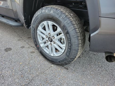 Used 2025 Toyota Tundra SR5 AWD/4WD image 26