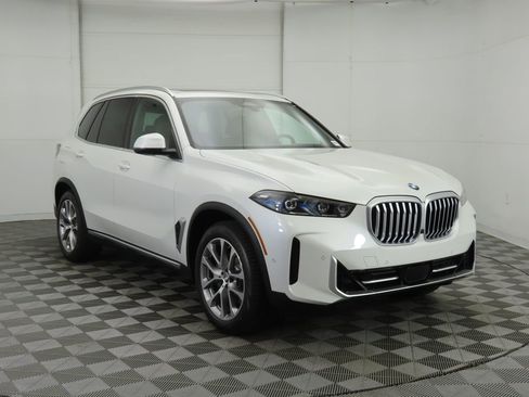New 2026 BMW X5 xDrive40i w/ Climate Comfort Package image 3