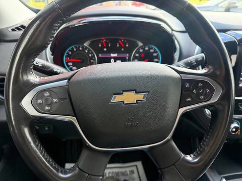 Used 2020 Chevrolet Traverse LT image 12