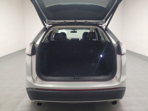 Used 2018 Ford Edge Titanium image 29